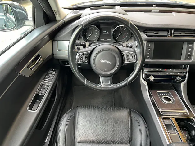 Jaguar XF 20d Prestige Automatic