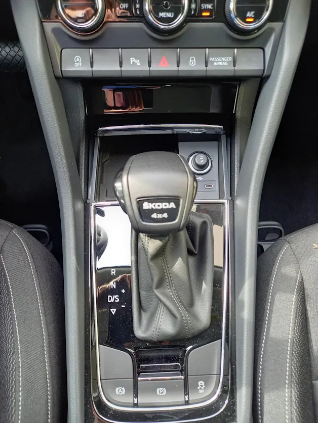 SKODA Karoq 2.0 TDI CR Ambition 4x4 DSG