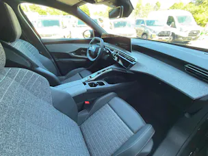 PEUGEOT 5008 145 Hybrid e-DCS6 Allure Premium