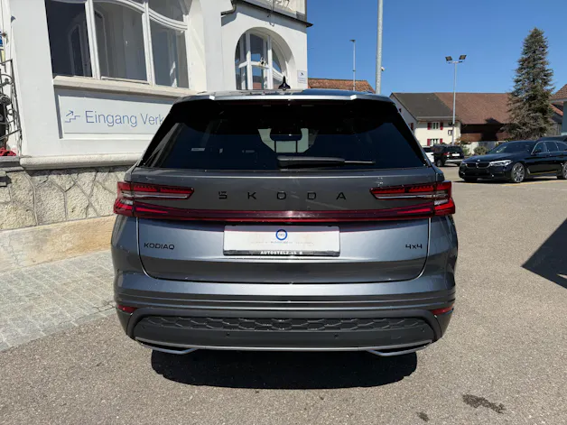 SKODA Kodiaq 2.0 TSI SportLine 4x4 7 SITZER