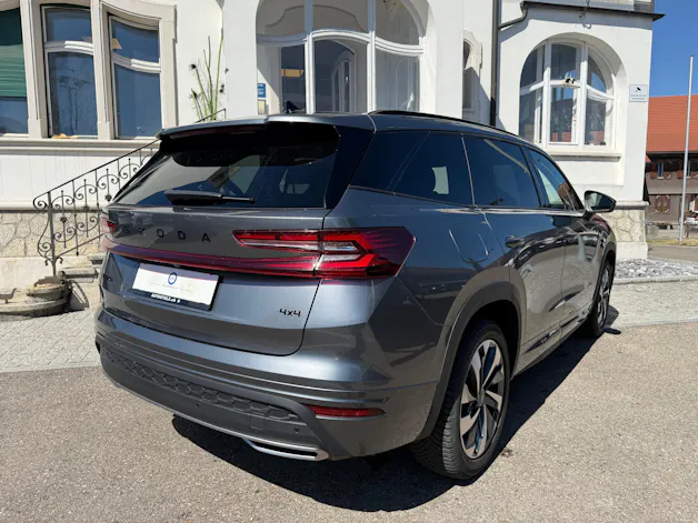 SKODA Kodiaq 2.0 TSI SportLine 4x4 7 SITZER