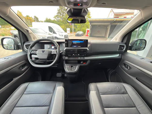 PEUGEOT Traveller 2.2 BlueHDi Business VIP Standard EAT8