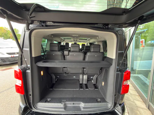 PEUGEOT Traveller 2.2 BlueHDi Business VIP Standard EAT8