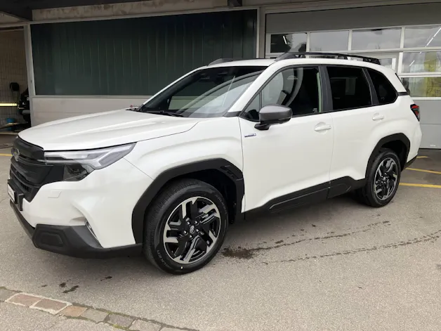 Subaru Forester Station 2.0i e-Boxer Swiss Plus