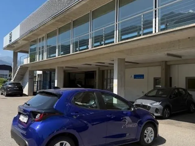 MAZDA 2 Hybrid Centre-line
