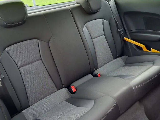 AUDI A1 1.6 TDI Ambition **frisch ab MFK, Service und Zahnriemen mit Wasserpumpe ersetzt**