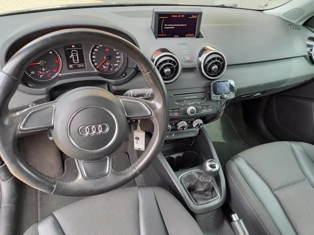 AUDI A1 1.6 TDI Ambition **frisch ab MFK, Service und Zahnriemen mit Wasserpumpe ersetzt**