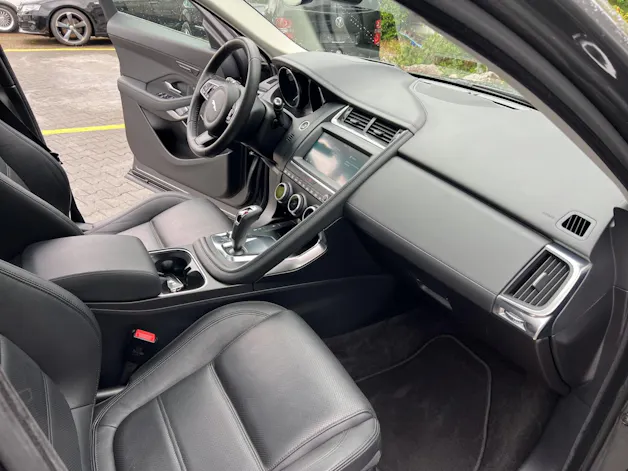 Jaguar E-Pace 2.0 P200 HSE AWD Automatik
