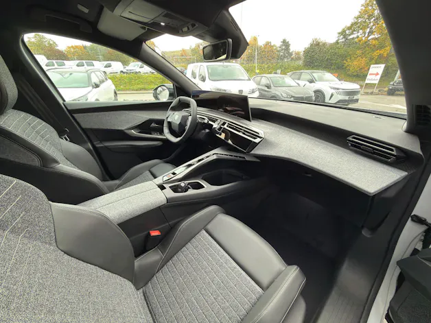 PEUGEOT 3008 145 e-DSC6 Hybrid Allure Premium