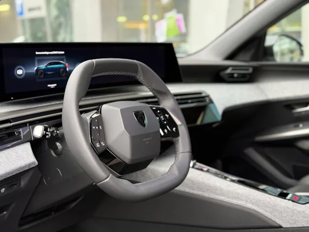 PEUGEOT 3008 145 e-DSC6 Hybrid Allure Premium