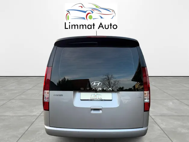 HYUNDAI Staria Premium 2.2 CRDi Amplia 4WD A