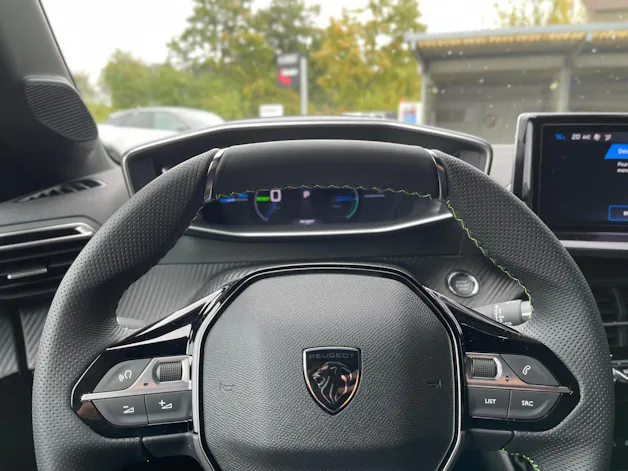 PEUGEOT 208 Elektrik 115kW GT