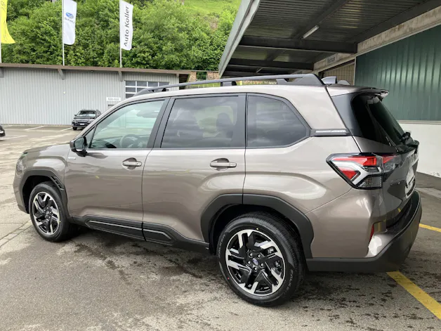 Subaru Forester Station 2.0i e-Boxer Swiss Plus