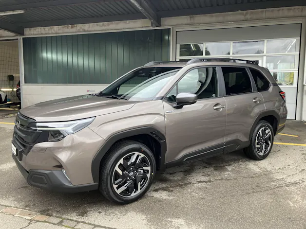 Subaru Forester Station 2.0i e-Boxer Swiss Plus