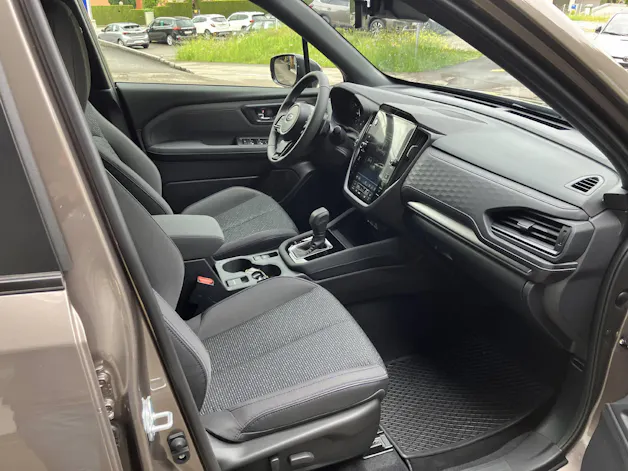 Subaru Forester Station 2.0i e-Boxer Swiss Plus
