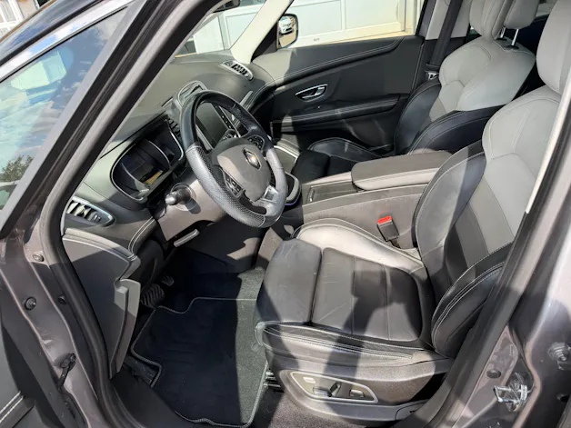 RENAULT Grand Scénic 1.6 dCi Initiale Paris EDC