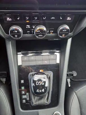 SKODA Octavia Combi 2.0 TDI Style 4x4 DSG