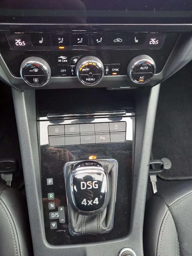 SKODA Octavia Combi 2.0 TDI Style 4x4 DSG