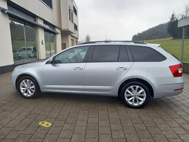 SKODA Octavia Combi 2.0 TDI Style 4x4 DSG