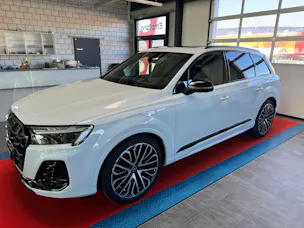 AUDI SQ7 TFSI quattro tiptronic