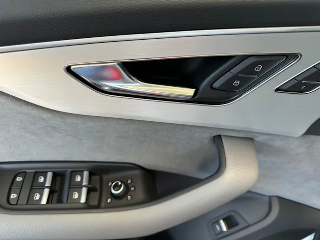 AUDI SQ7 TFSI quattro tiptronic