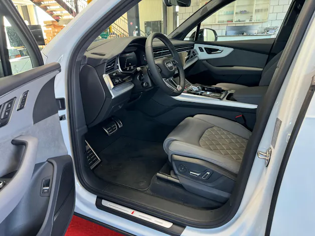 AUDI SQ7 TFSI quattro tiptronic