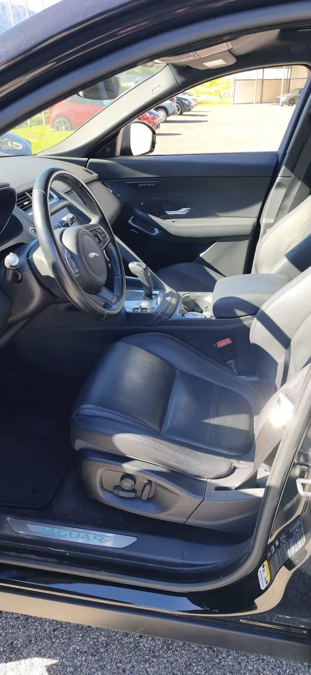 Jaguar E-Pace 2.0 P250 SE AWD Automatik