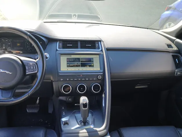 Jaguar E-Pace 2.0 P250 SE AWD Automatik