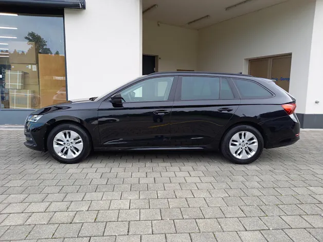 SKODA Octavia Combi 2.0 TDI DSG Ambition 4x4