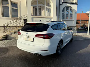 FORD Focus Station Wagon 1.0i EcoB Hybrid 155 ST-Line X