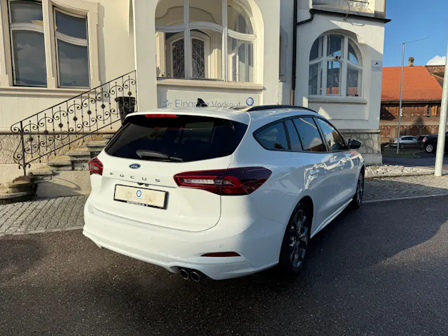 FORD Focus Station Wagon 1.0i EcoB Hybrid 155 ST-Line X