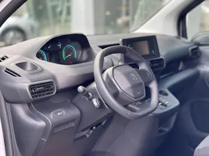 PEUGEOT e-Partner 50kWh Premium