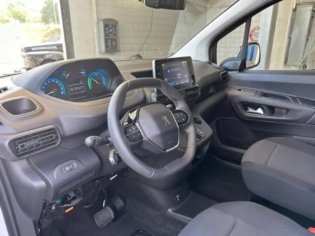 PEUGEOT e-Partner 50kWh Premium