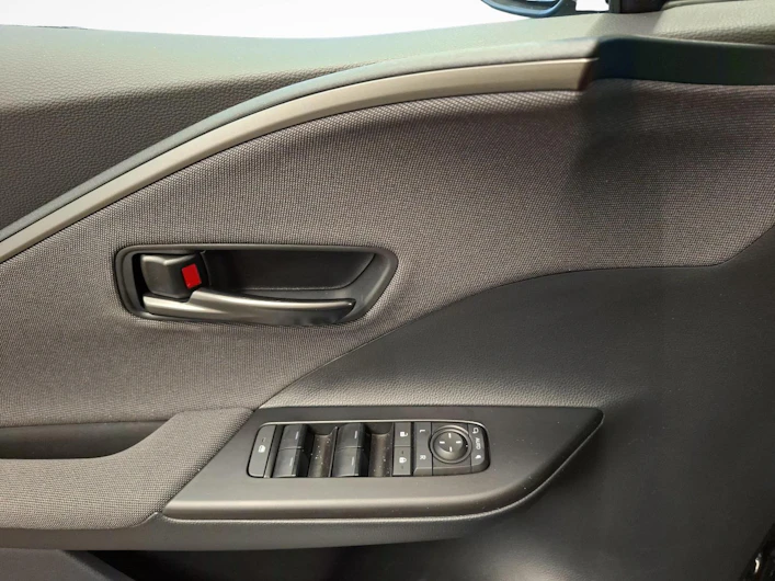 image du véhicule TOYOTA C-HR
