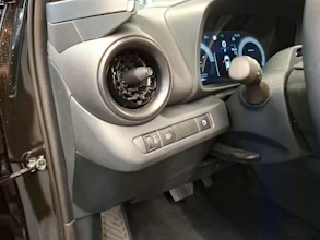 https://vehicle.imgix.net/4488888/b487cbfe-7156-4781-b4c6-ef608e3a6da5.jpg