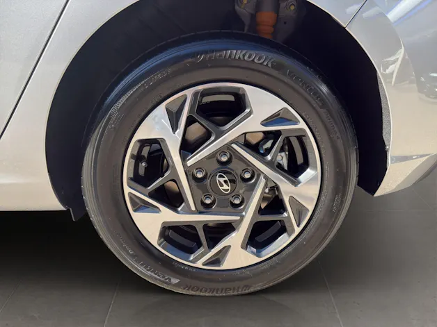 HYUNDAI i30 1.6 T-GDi Amplia