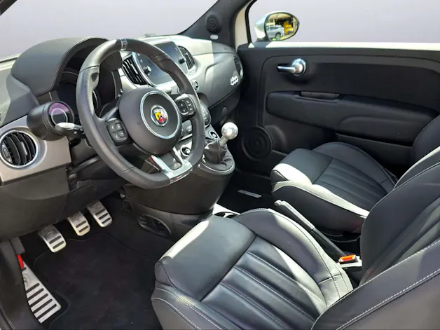 FIAT 595 Abarth 1.4 T-Jet 165 Turismo
