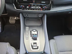 NISSAN Qashqai 1.5 VC-T Tekna