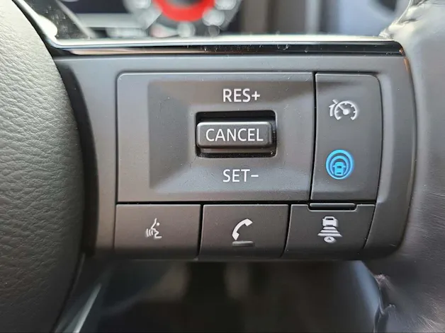 NISSAN Qashqai 1.5 VC-T Tekna