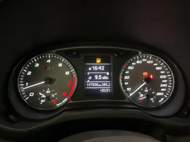 AUDI S1 Sportback 2.0 TFSI quattro