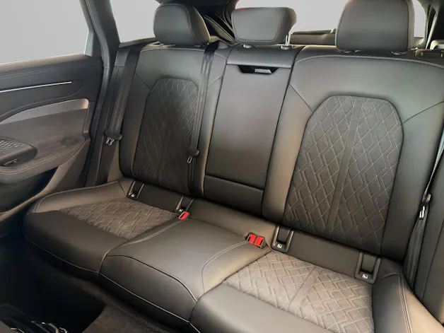 AUDI A6 Avant 2.0 TDI quattro S-Tronic