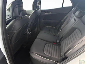 https://vehicle.imgix.net/4489189/e59d0d0e-b3ca-4e1f-9fa3-439a8f15d7a7.jpg