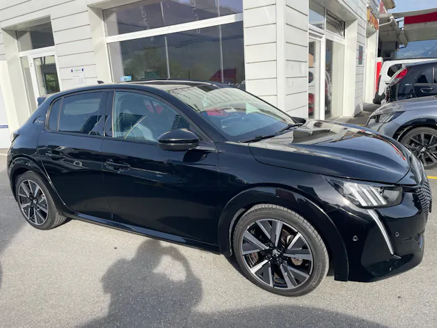 PEUGEOT 208 1.2 PureTech 100 GT Line