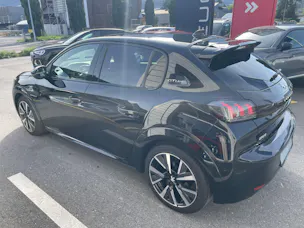 PEUGEOT 208 1.2 PureTech 100 GT Line