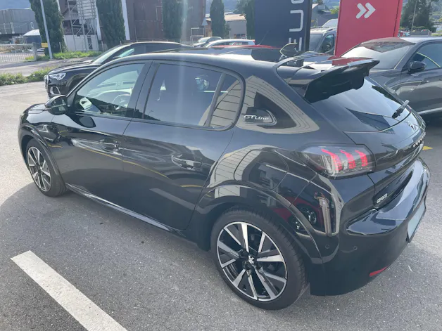 PEUGEOT 208 1.2 PureTech 100 GT Line
