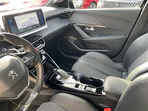 PEUGEOT 208 1.2 PureTech 100 GT Line
