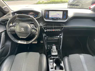 PEUGEOT 208 1.2 PureTech 100 GT Line