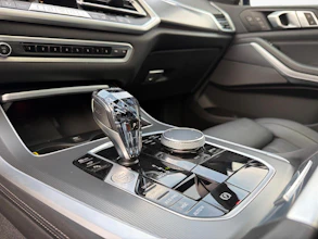 https://vehicle.imgix.net/4489357/488c1b33-9d0f-44d5-8fca-0dd27aec26c3.jpg