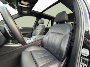 https://vehicle.imgix.net/4489357/ae2dee5d-0200-4a2b-96aa-8d85c9163290.jpg