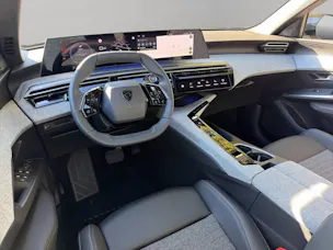 PEUGEOT 3008 1.2 Hybrid Business